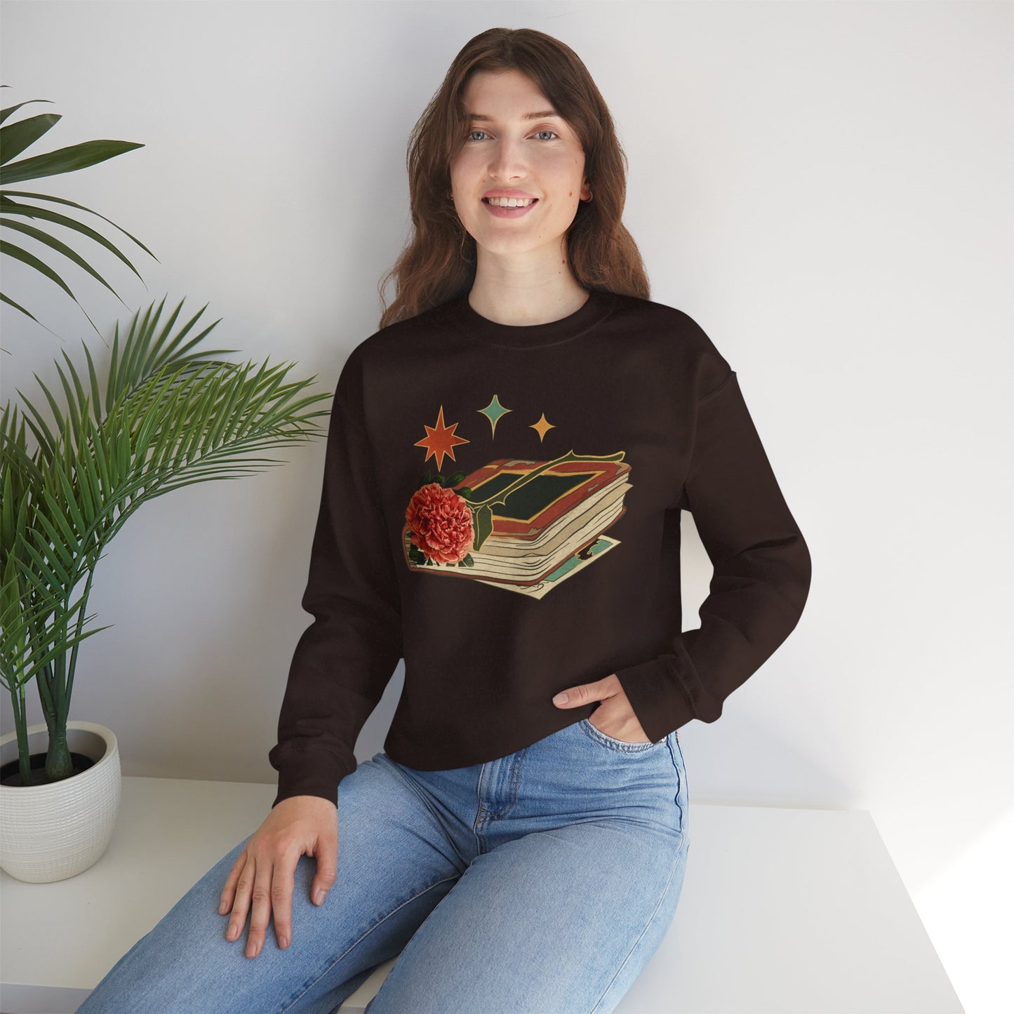 Cozy Book Lover's Sweatshirt - Vintage Floral Design